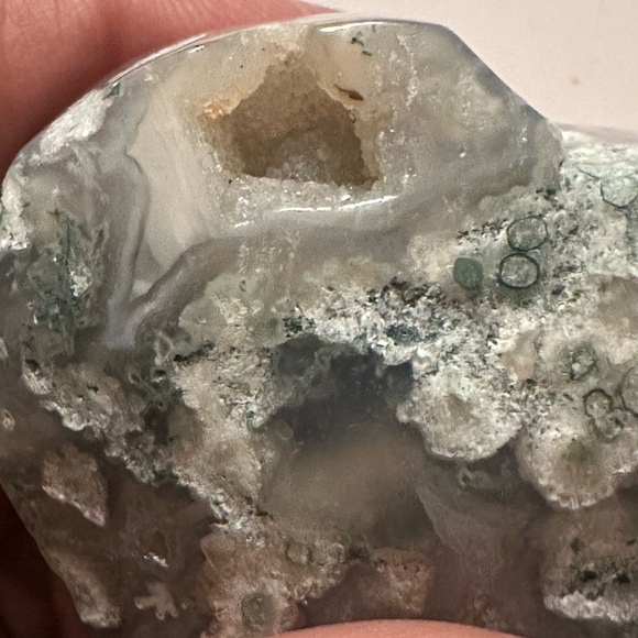 Moss Agate Heart w/Druzy Cavern - Picture 4 of 6